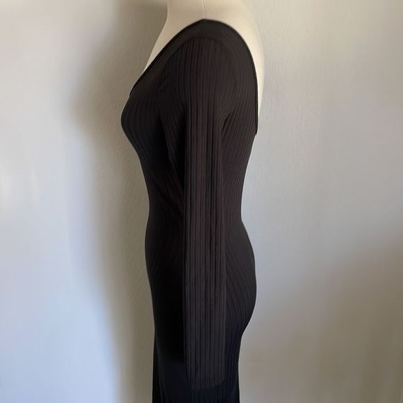 Sexy Black Dress   - Picture 4 of 7